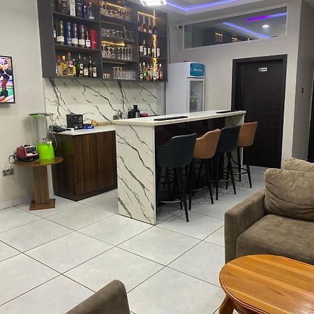 Emmaag Hotel, Ибадан Экстерьер фото
