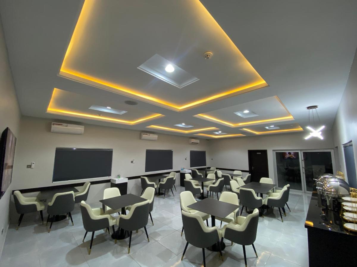Emmaag Hotel, Ибадан Экстерьер фото